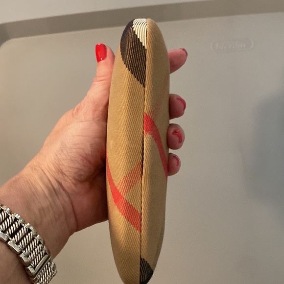 Burberry Glasses Case - Picture 5 of 7